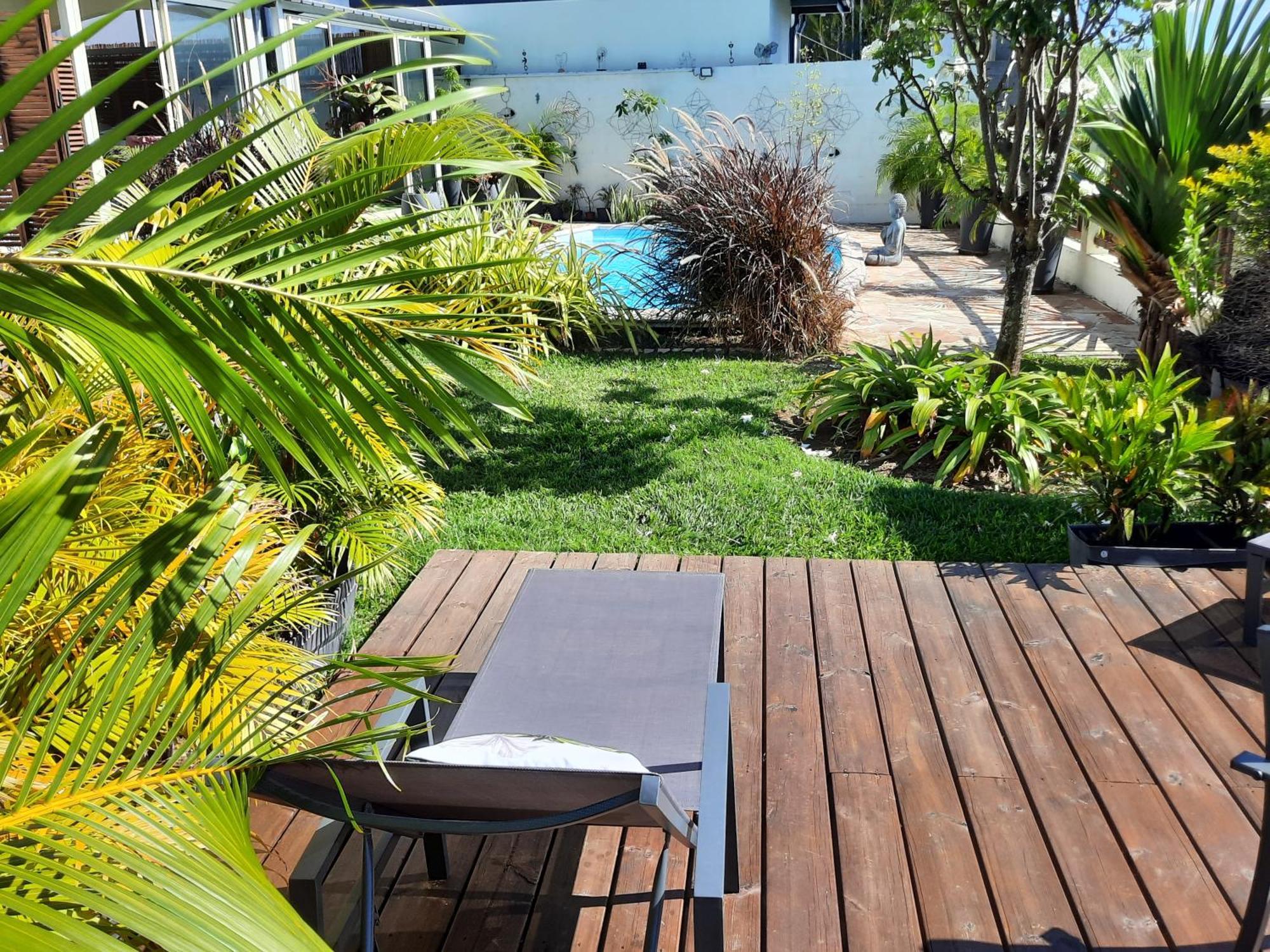 Sainte-Suzanne Joli Appartement, Piscine, Jacuzzi מראה חיצוני תמונה
